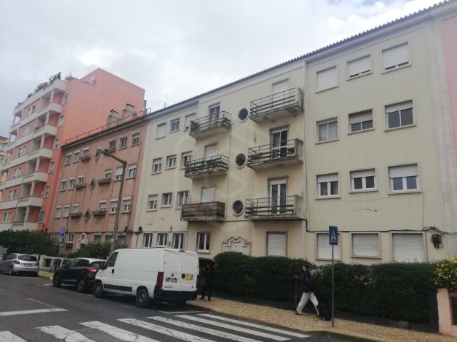 T4 para arrendar com garagem em Alvalade, localização privilegiada