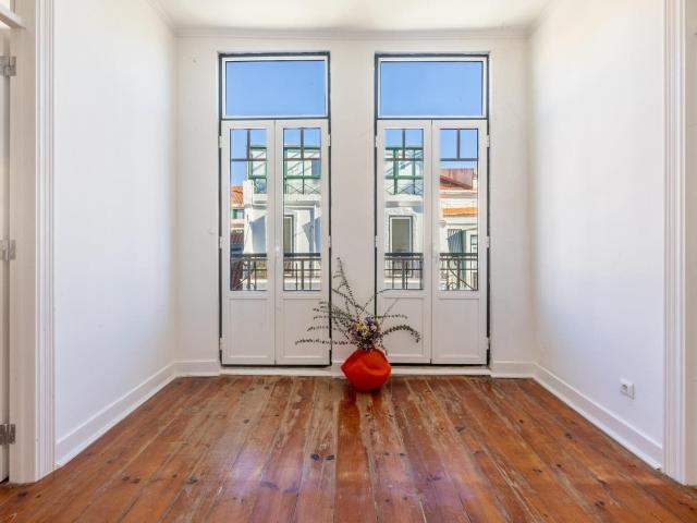 T4 com varanda e vista rio, Estrela, Lisboa 129m² Estrela
