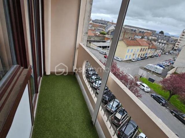 T4 de 78 m² avec ascenseur, balcon, cave et vue panoramique sur les Pyrénées