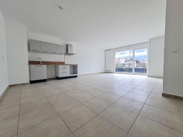 T4 DE 81.40 M² A LOUER BALCON + PLACE DE PARKING EN S/SOL NOUVELLE RESIDENCE A MARNAZ