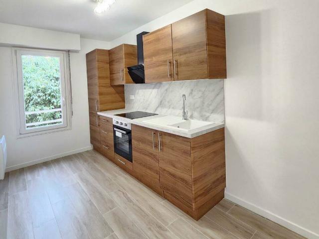 T4 de 90 m2 GRASSE avec cave parking intérieur