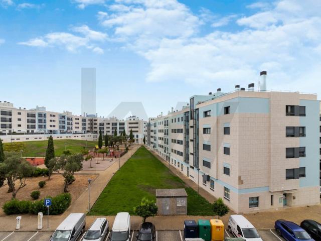T4 de excelência na Quinta da Parreirinha com garagem, estacionamento e arrecadação