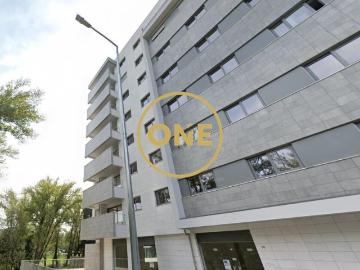 T4 de luxo com 274m2 em frente ao parque da Cidade de Vila Nova de Famalicão para venda