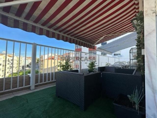 Duplex T4 em Amora, Seixal Oportunidade Única!