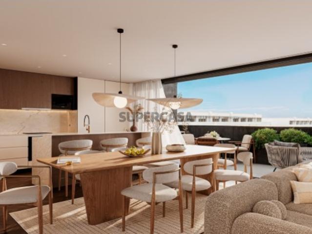 T4 Duplex com 2 lugares de garagem em Leça da Palmeira