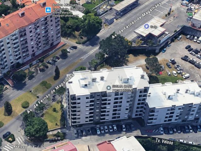 T4 Duplex de Excelência com Localização Prime no Porto