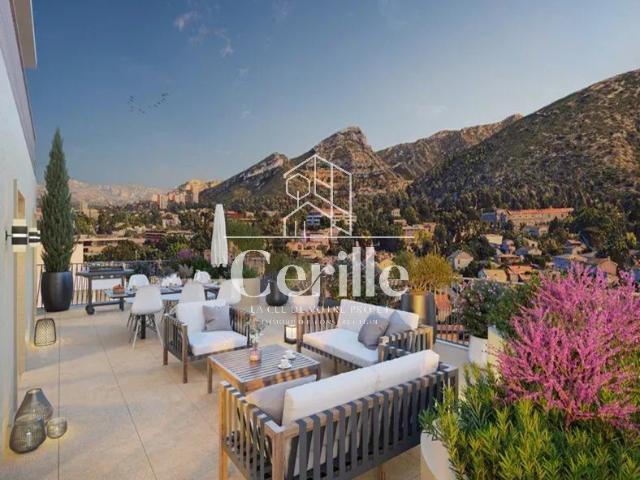T4 Duplex en Attique: Le Sommet du Raffinement au Cabot 119m² Marseille 9ème
