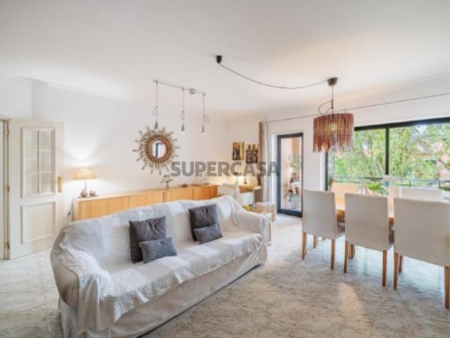 APARTAMENTO T4 DUPLEX EM CARCAVELOS