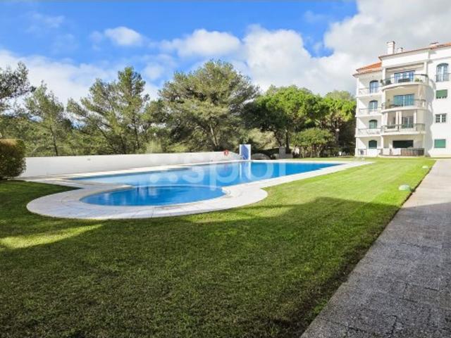 T4 em Condomínio Fechado com Piscina e 4 Lugares de Garagem | Cascais