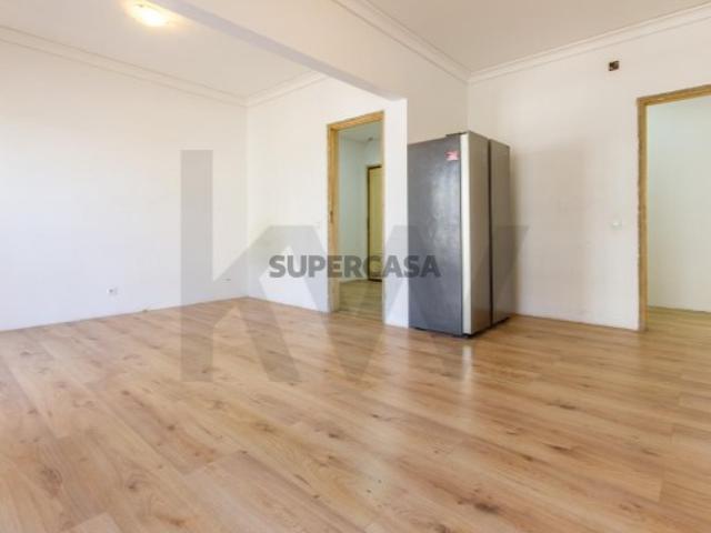 T4 em Fase Final de Remodelação Escolha os Últimos Acabamentos a Seu Gosto!