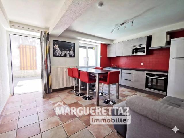 T4 « Esprit Maison » de 74 m² avec grande cour privative fermée et grand garage