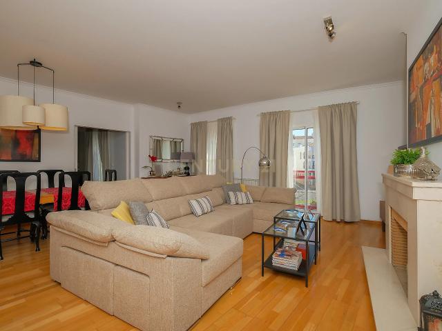 T4 Exclusivo em Urbanizaçao Cabanas Golfe,| Elegância, Conforto e Natureza
