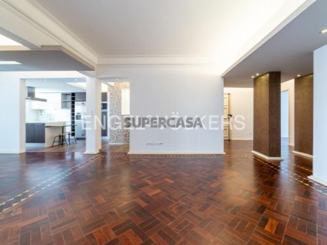 T4 exclusivo junto à Av. da Liberdade