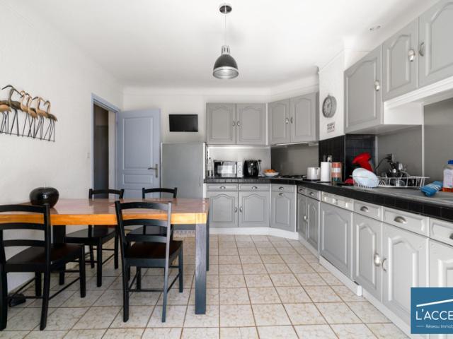 T4 LUMINEUX AVEC TERRASSE, GARAGE ET JARDIN PRIVATIF