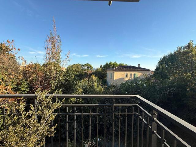 T4 lumineux, calme, centre d'Aix