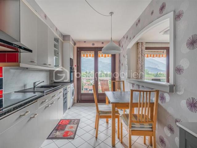 T4 lumineux de 89 m² avec balcon, parking privé, cave et garage – Grenoble