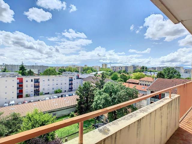 T4 – MEUBLE – 71 m2 – 69120 – VAULX EN VELIN