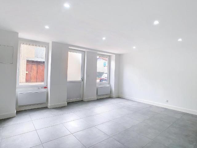 T4 – MEUBLE – CLIMATISATION – 71 m2 – 69120 – VAULX EN VELIN