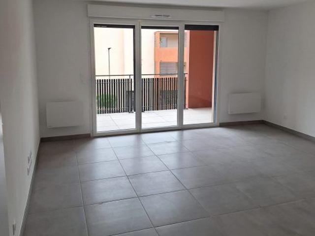 T4 NEUF AVEC BALCON + DEUX PARKINGS