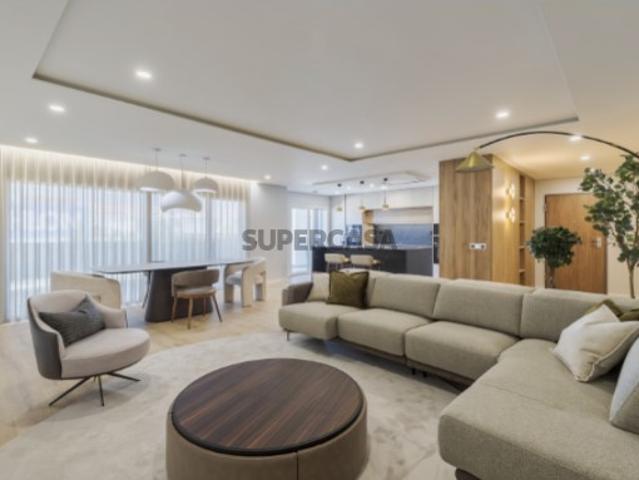 T4 novo com 3 Suites Portas da Cidade Montijo