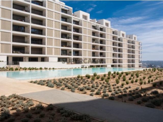 T4 Novo ELOU JARDINS condomínio privado com piscina em Santo António dos Cavaleiros