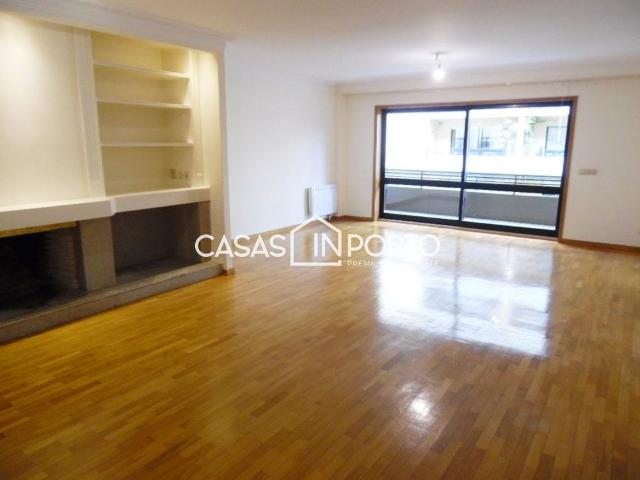 T4 Pinheiro Manso Sala c/ 50 m2 e varanda