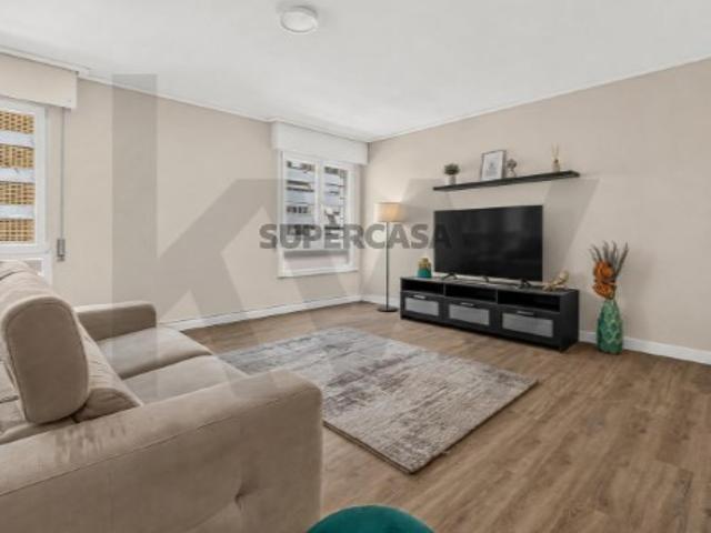 T4 Portela | 165m² | Totalmente Remodelado