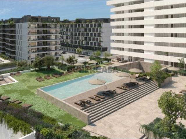 T4 Premium | AI | Condomínio Privado com Piscina | STRATA | Porto
