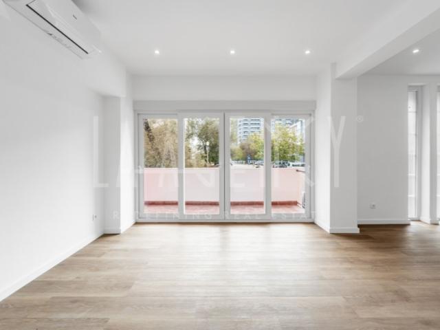 T4 Remodelado nos Olivais | Conforto Contemporâneo em Lisboa