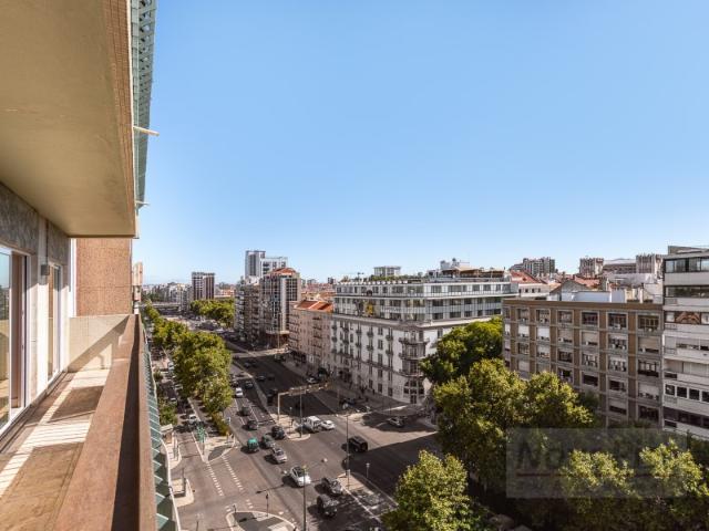T4 Remodelado | Av. da República | Vista Cidade | Andar Alto