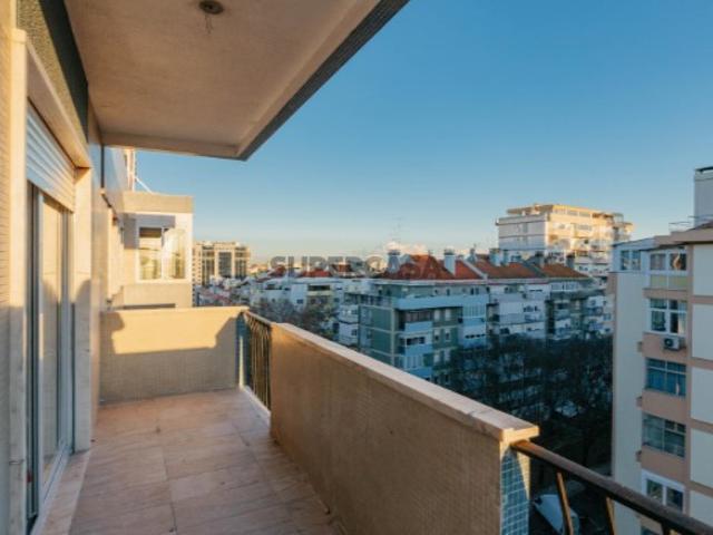 T4 REMODELADO. RUA DOS SOEIROS. LUGAR GARAGEM