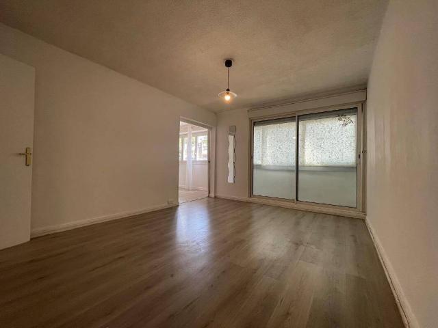 T4 RÉNOVÉ 3 CHAMBRES – BALCON – EAU & CHAUFFAGE COMPRIS – 1 16