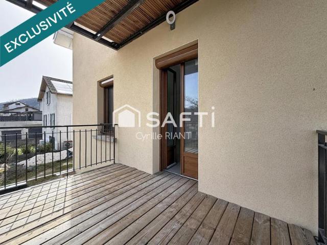 T4 rénové 76 m² – Terrasse – 2 parkings – Petite copropriété