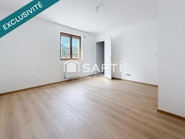 T4 rénové 76 m² – Terrasse – 2 parkings – Petite copropriété