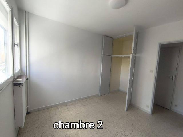 T4 refait à neuf a louer