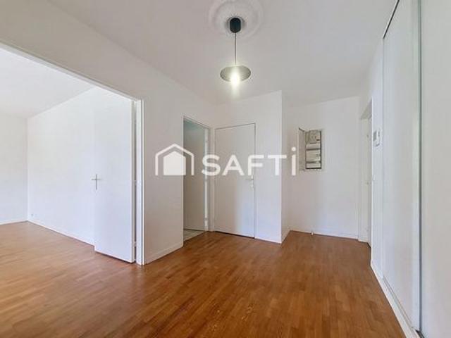 T5 106m2 3 chambres Séjour double Balcon terrasse DPE C