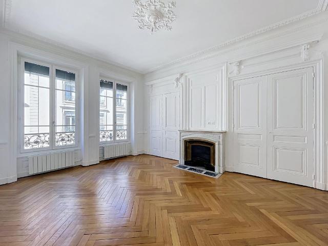T5 – 130.16 m² – 69002 – LYON