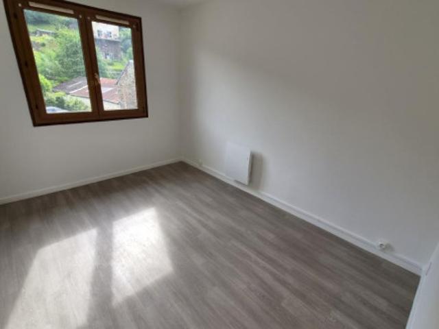T5 à Bogny Sur Meuse à louer Locagestion, expert en gestion locative