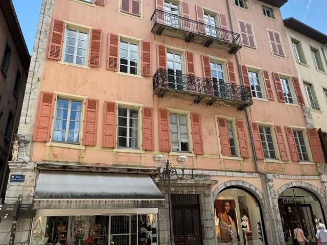 T5 à Chambéry 73000, 5 pièces, de 152m² à 1 650 €