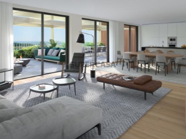 T5 com Terraço e Jacuzzi em Luxuoso Empreendimento em Canidelo Vila Nova de Gaia