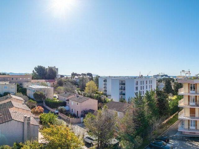T5 de 98 m² ROOF TOP terrasse de 60 m² proche centre et comm. 98m² La Ciotat