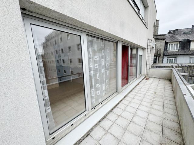 T5 de 98m², balcon terrasse, cave et parking