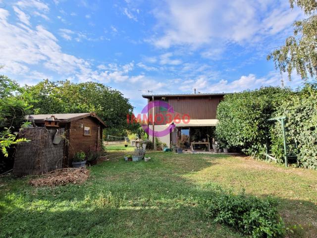 T5 DE 142 m2 813 € de loyer
