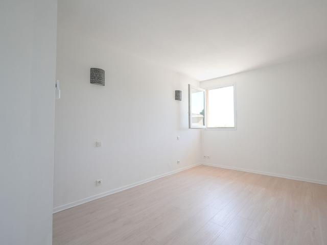 T5 duplex 123 m² avec 2 terrasses 4 chambres & 2 stationnements