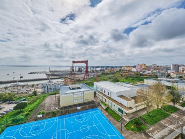 T5 em Cacilhas com Vista Rio e 2 Elevadores