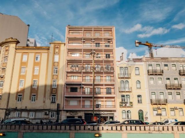 T5 em Entrecampos | 160 m² | Localização Premium e Elevado Potencial de Valorização