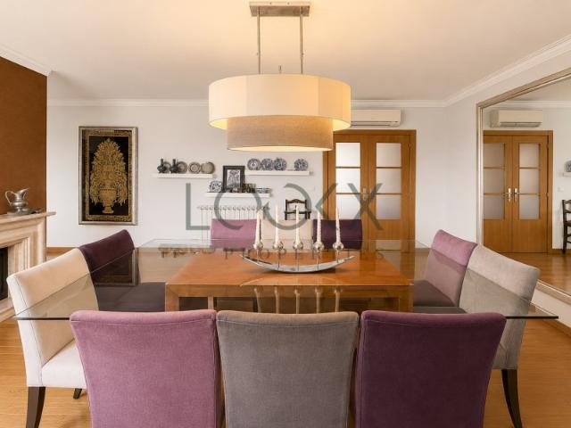 T5 Exclusivo no Monte Estoril com 336 m², Vista Mar