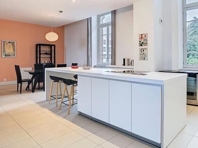 T6 MEUBLE – 180M2 – GARAGES – 69005 LYON