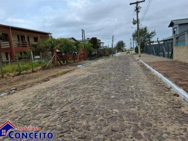 T87 Excelente terreno com área de 300 m² localizado a apenas 200 m do mar