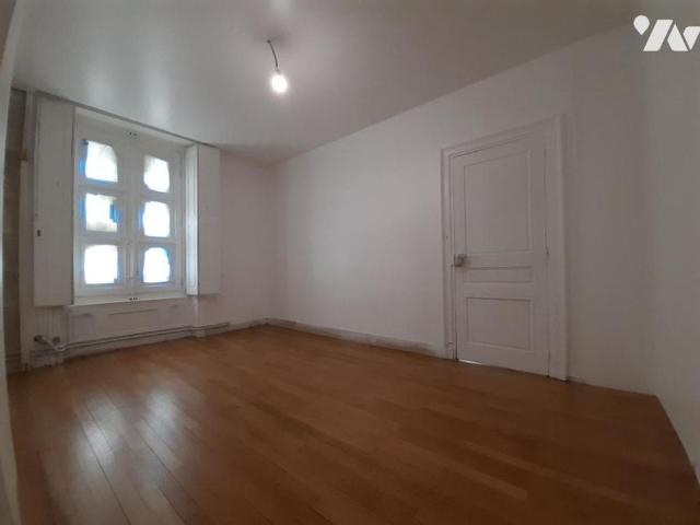 T8 NON MEUBLE LYON 6